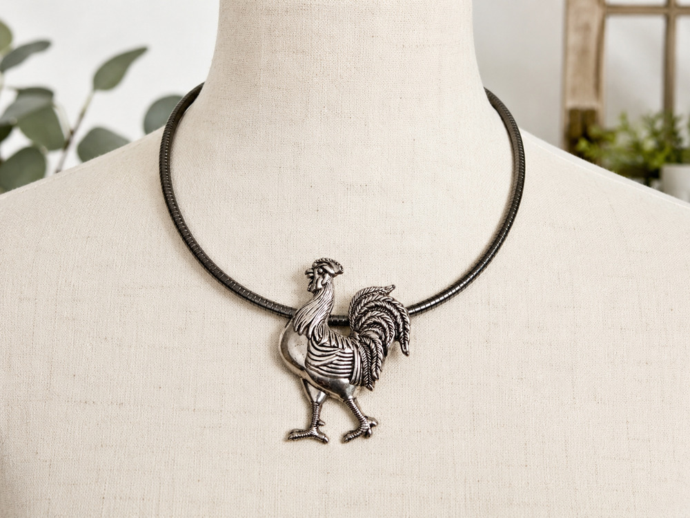 Vtg Signed BEST Rooster Pendant Collar Necklace Silver Tone Chicken Farmhouse